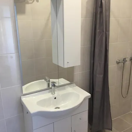 Vizparti Apartmanok * Balatonfenyves
