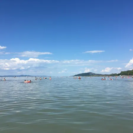 Vizparti Apartmanok * Balatonfenyves